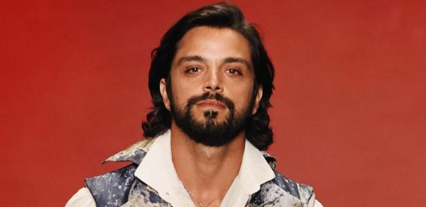 Omar ganha parceiro mais inesperado no Brasil em 'A Nobreza do Amor'