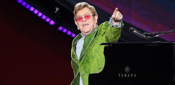 Elton John publica vídeo raro de show no RJ em 1995 às vésperas do Rock In Rio