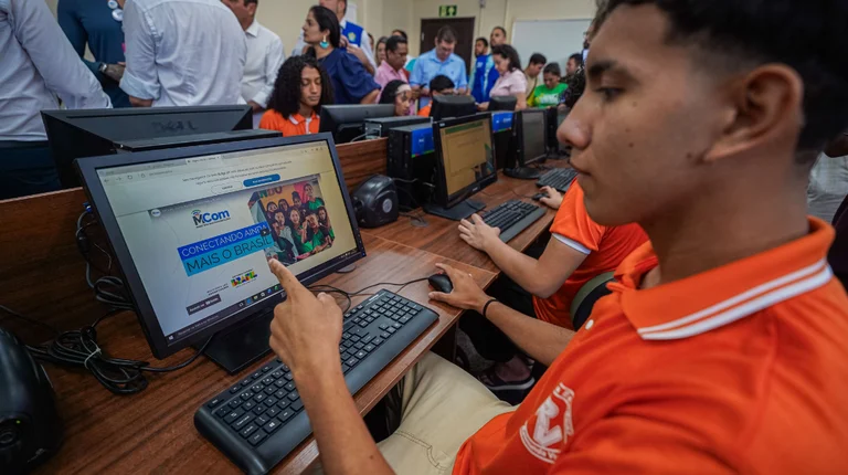Acre tem pior índice de acesso a?