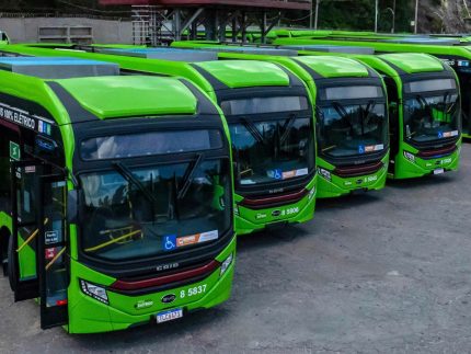 BYD faz maior entrega de ônibus da história e acelera mudança em São Paulo