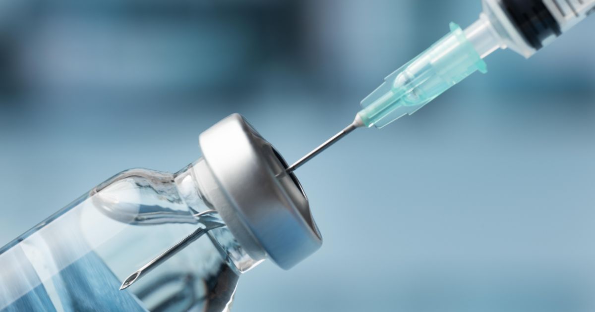 Pediatra alerta para importância da vacinação ao círculo familiar de bebês