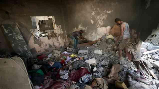 Bombardeio israelense atinge funeral e mata palestinos em Gaza