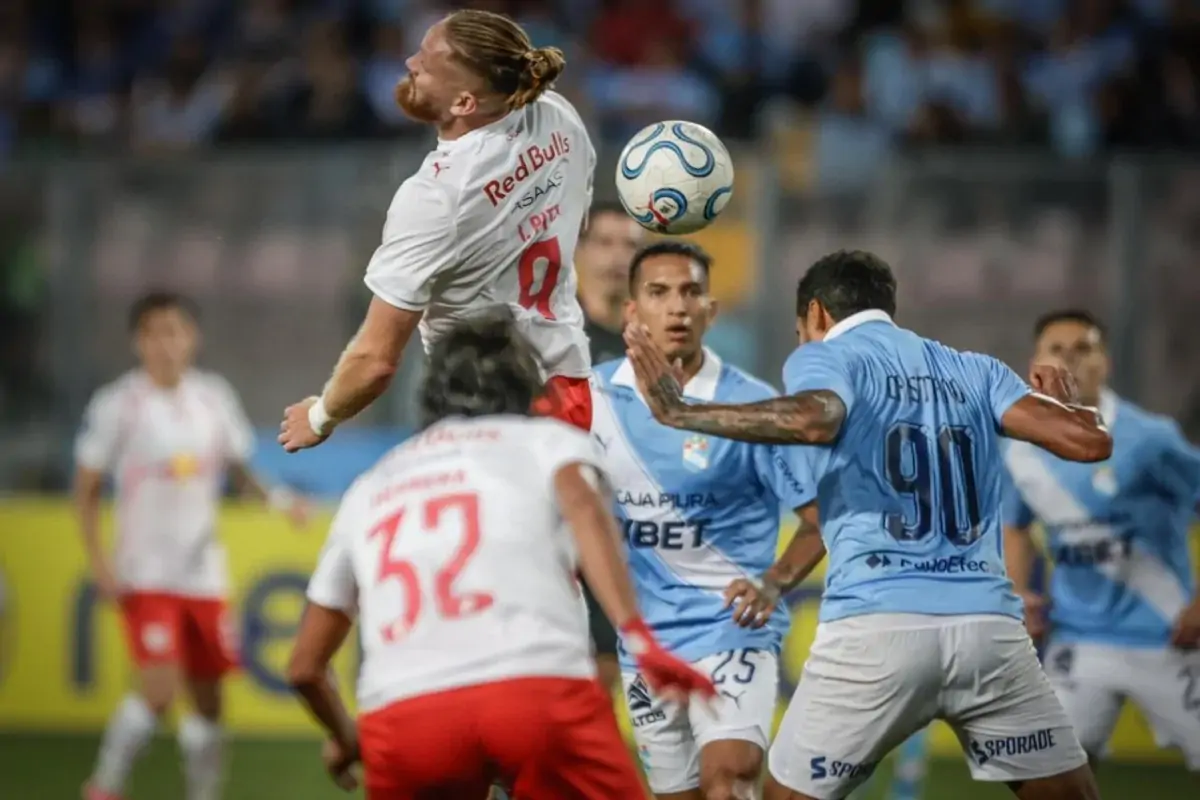 Red Bull Bragantino segura 0 a 0 com Sporting Cristal e leva decisão da Sul