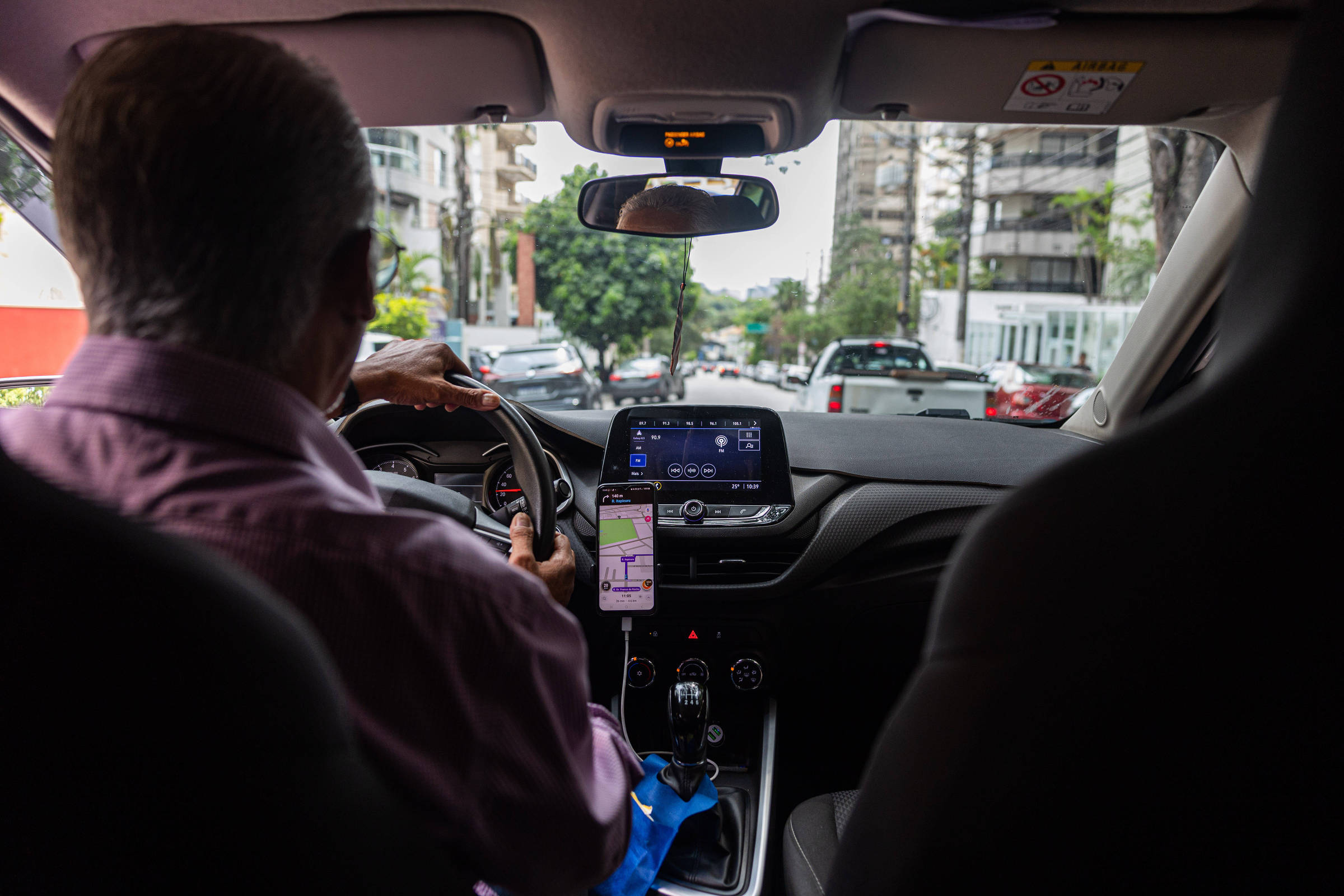 Câmara aprova MP que destina R$ 30 bi para motoristas de aplicativos comprarem carros