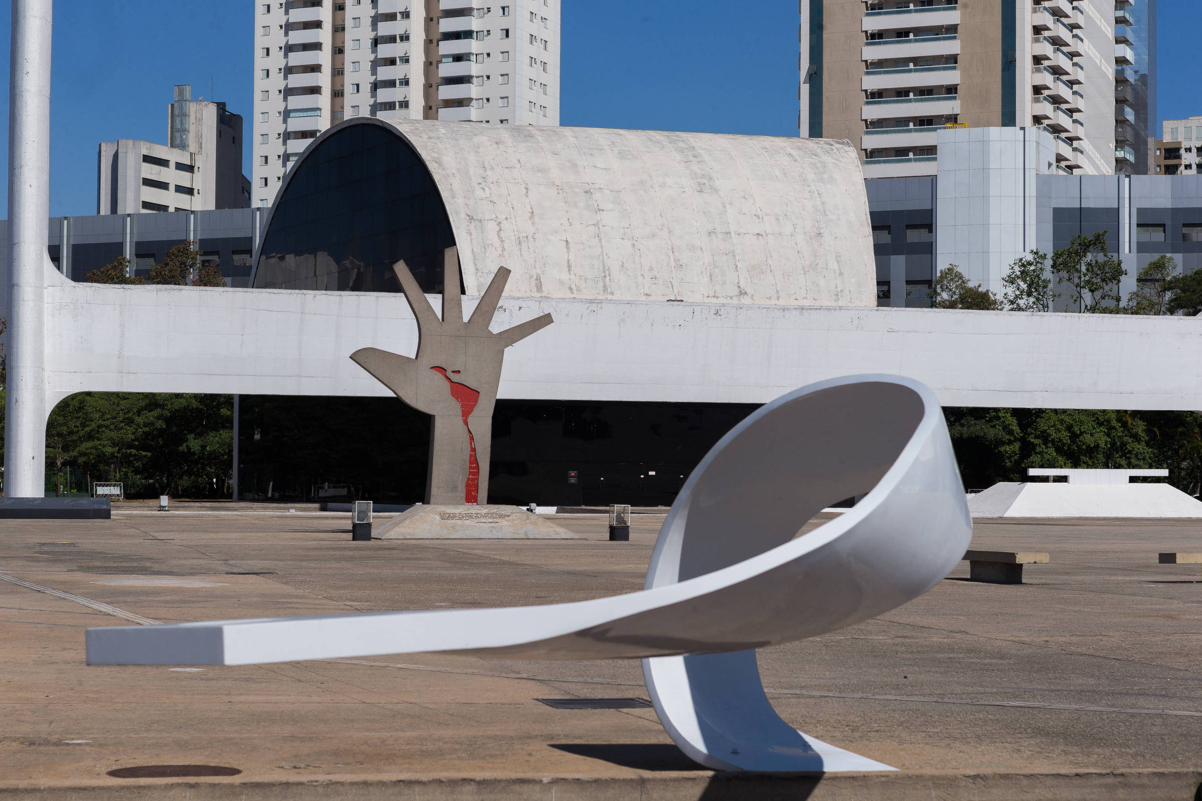 Personalidades se mobilizam contra privatização do Memorial da América Latina