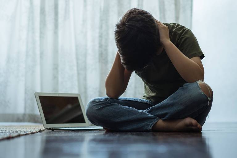 Exposição a casos de suicídios aumenta risco entre jovens, mostra estudo