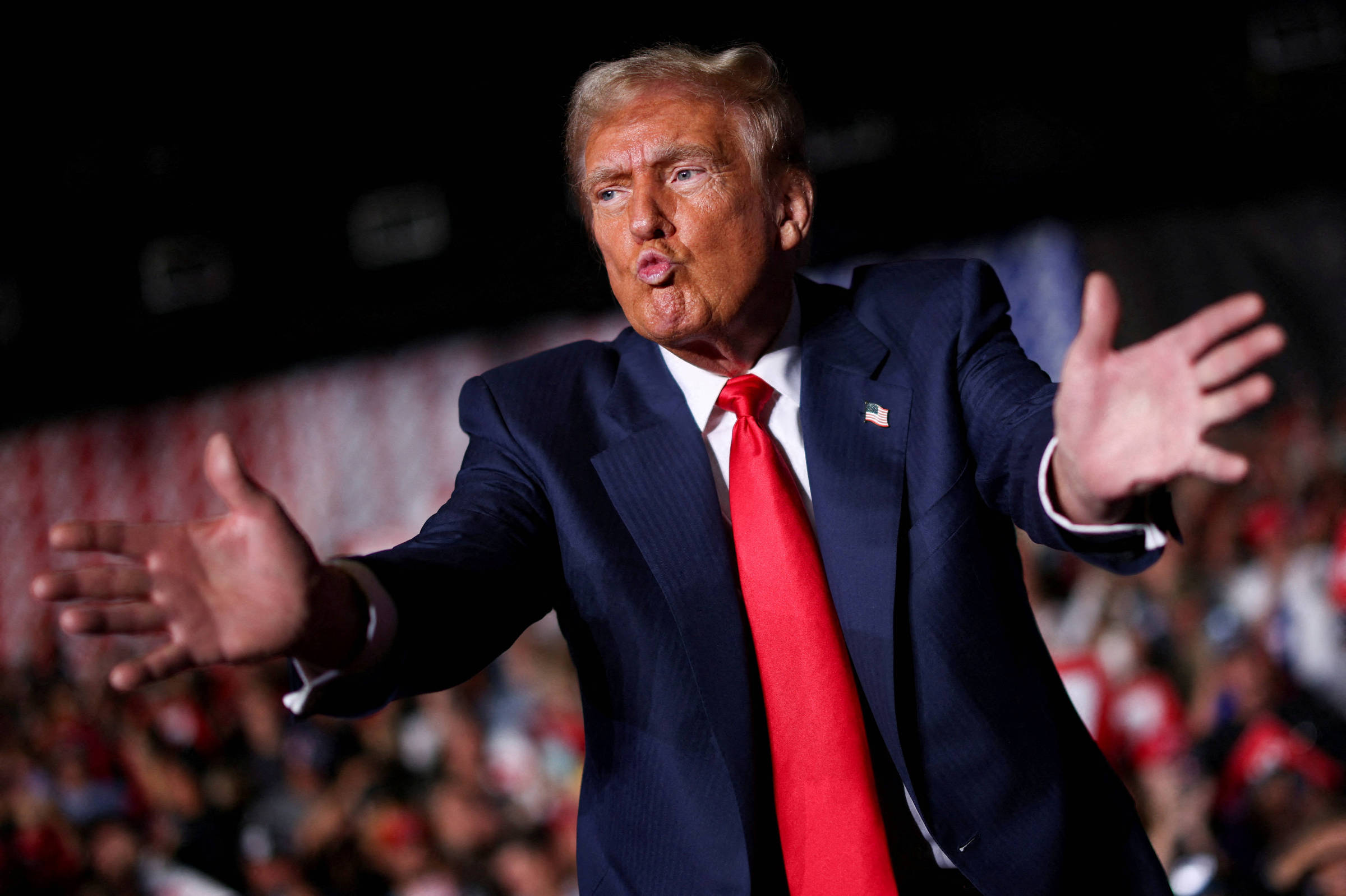 Americanos 'neutros' são grave ameaça à democracia, alerta estudo