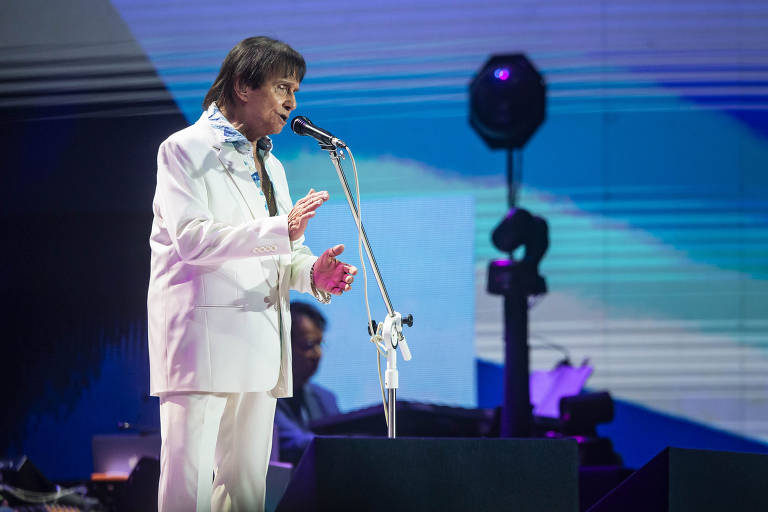 O que é a cirurgia na vesícula pela qual passará o cantor Roberto Carlos