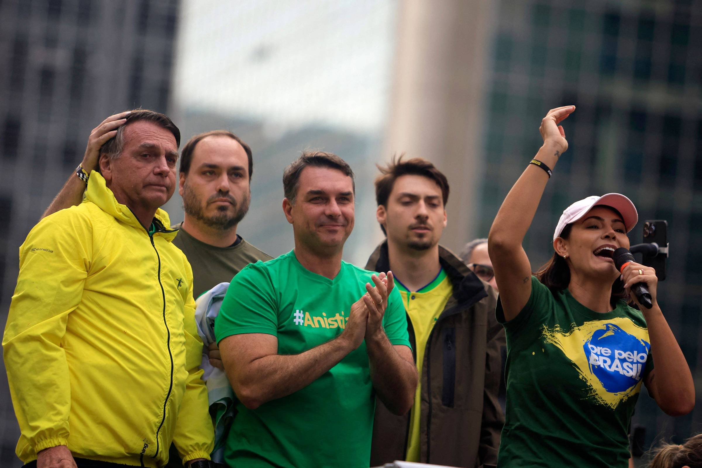 Opinião - Mariliz Pereira Jorge: A insubmissão da ajudadora de marido Michelle Bolsonaro