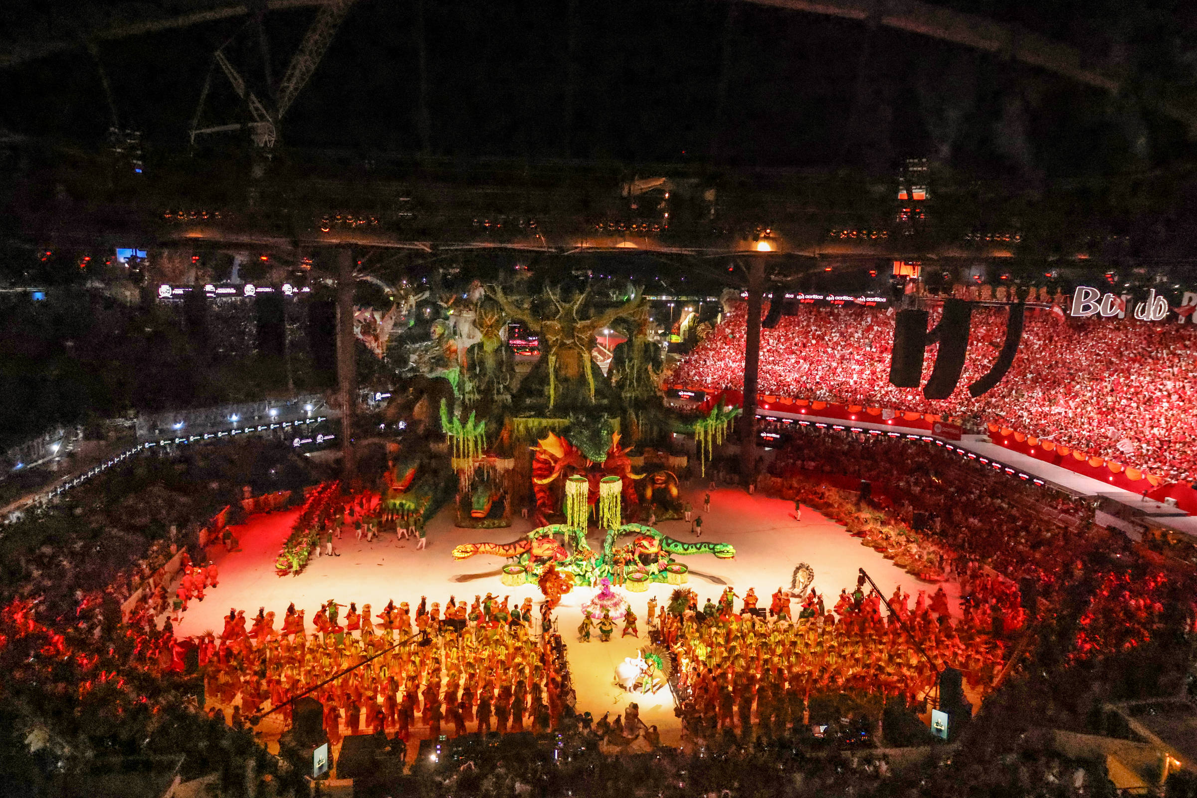 Festival de Parintins, no Amazonas, começa nesta sexta com 100 mil turistas que chegam pelo rio