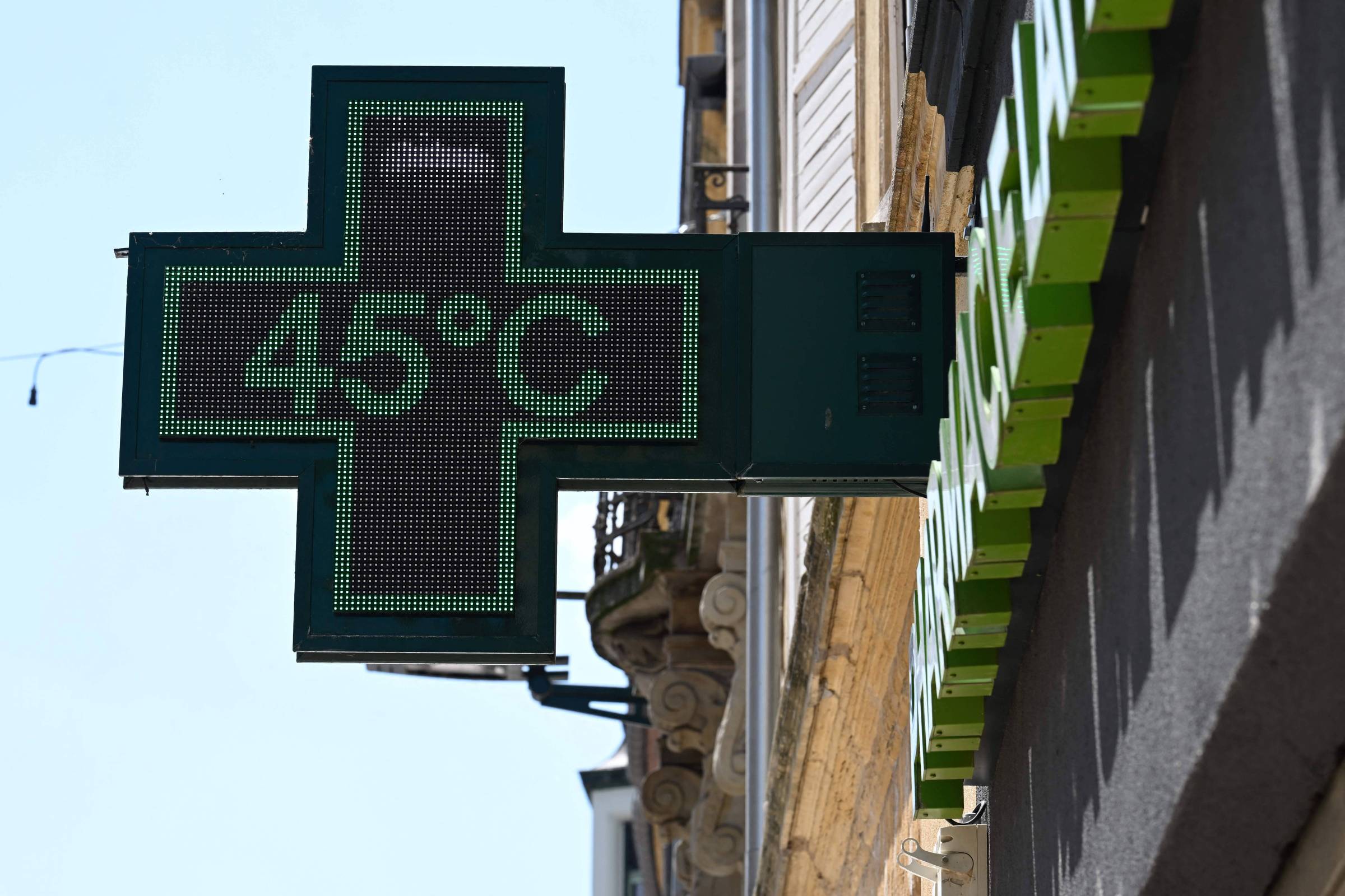 Calor extremo afeta 191 milhões na Europa neste domingo (28)