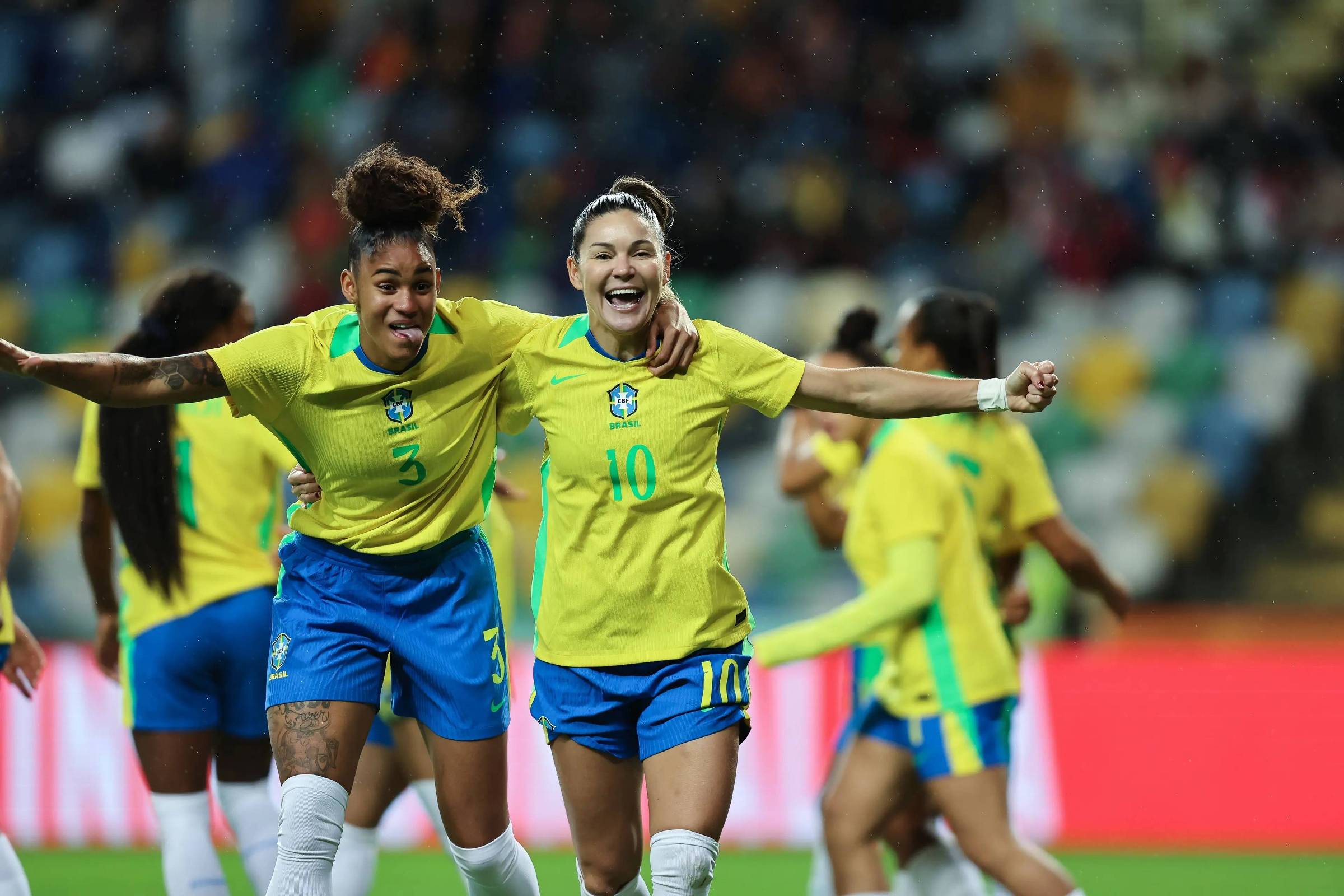 Câmara derruba obrigatoriedade de escolas marcarem férias durante Copa do Mundo feminina