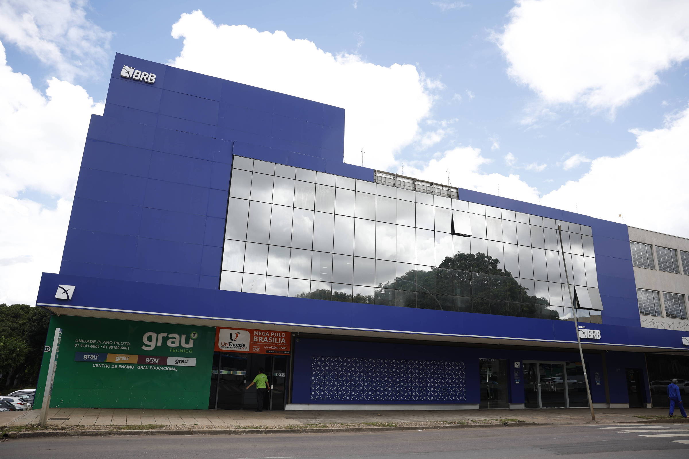 Tribunal de Contas do DF abre apuração sobre empréstimo ao BRB e cobra explicações do governo local