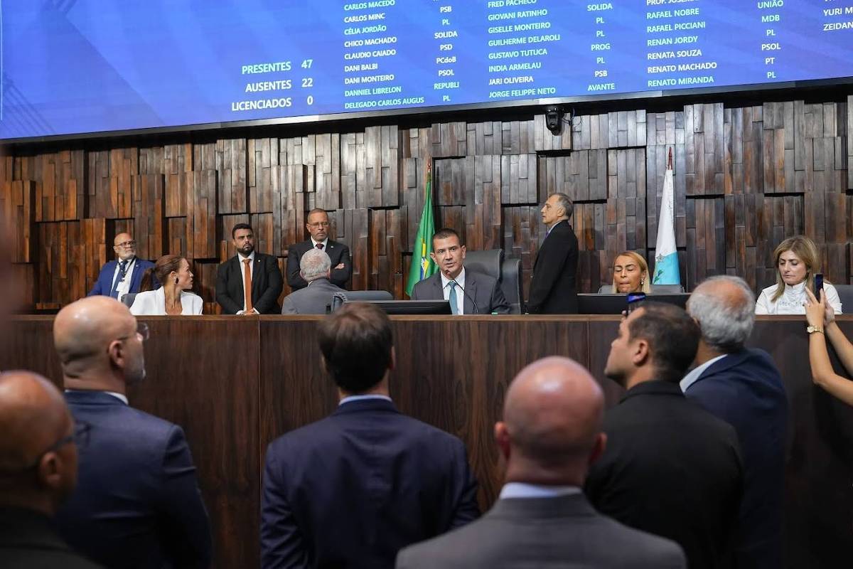 Assembleia Legislativa do RJ nomeia 30 exonerados por governador interino