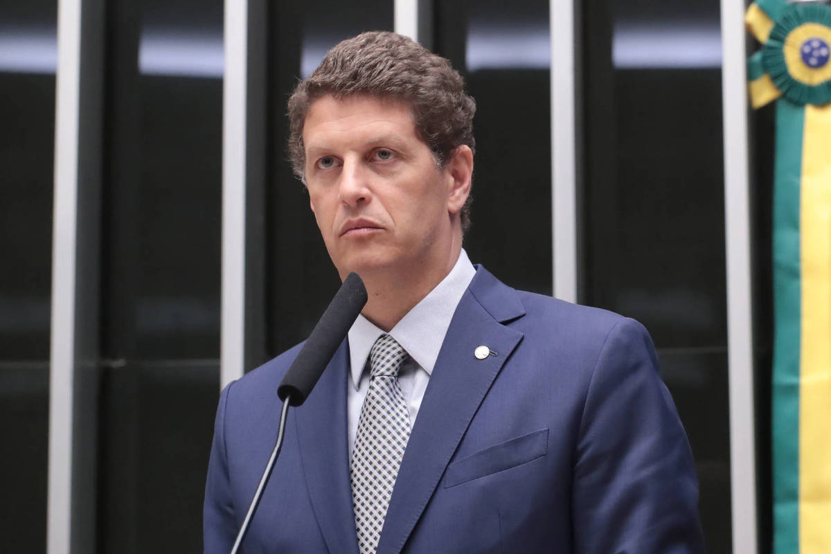 Frente a Frente, programa da Folha e do UOL, entrevista Ricardo Salles
