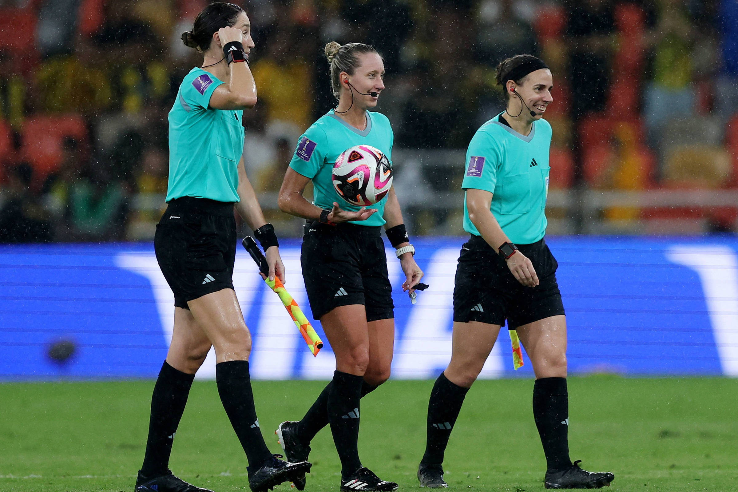República Tcheca e África do Sul será 1º jogo apitado por mulher nesta Copa