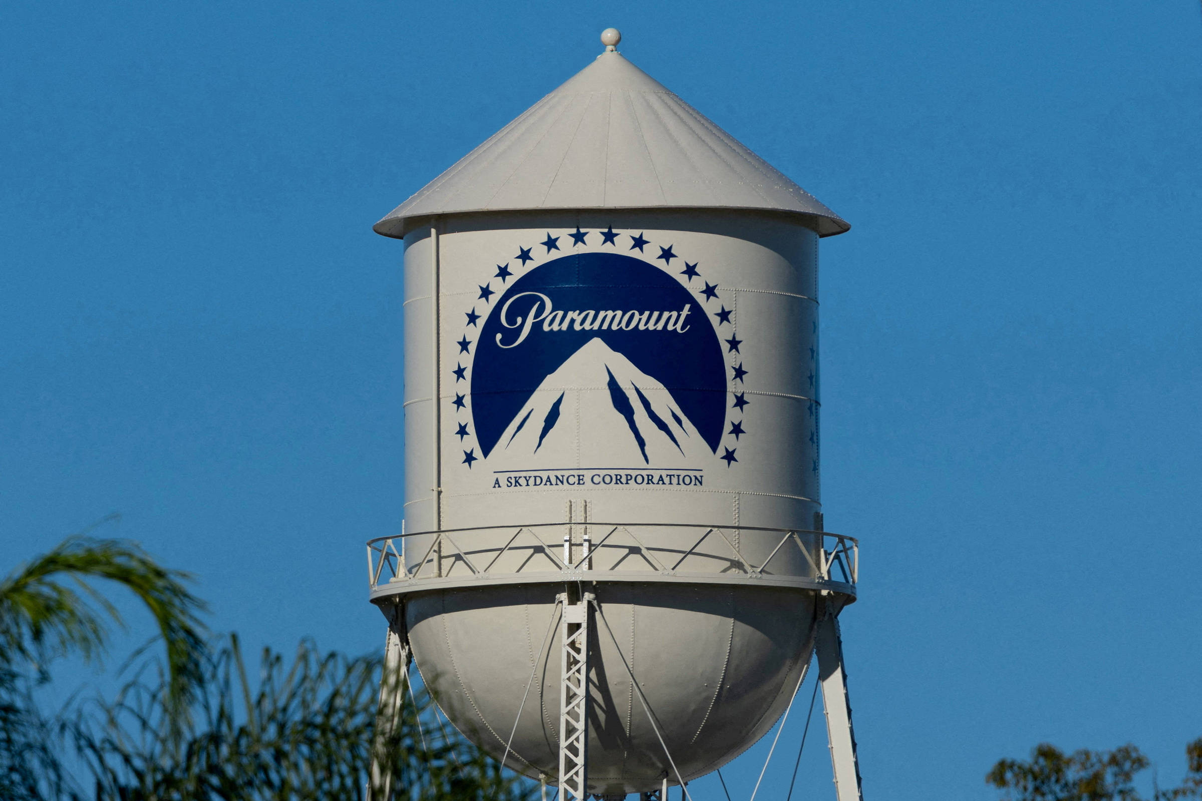 Paramount não venderá canal esportivo e pede fusão sem restrição com Warner ao Cade