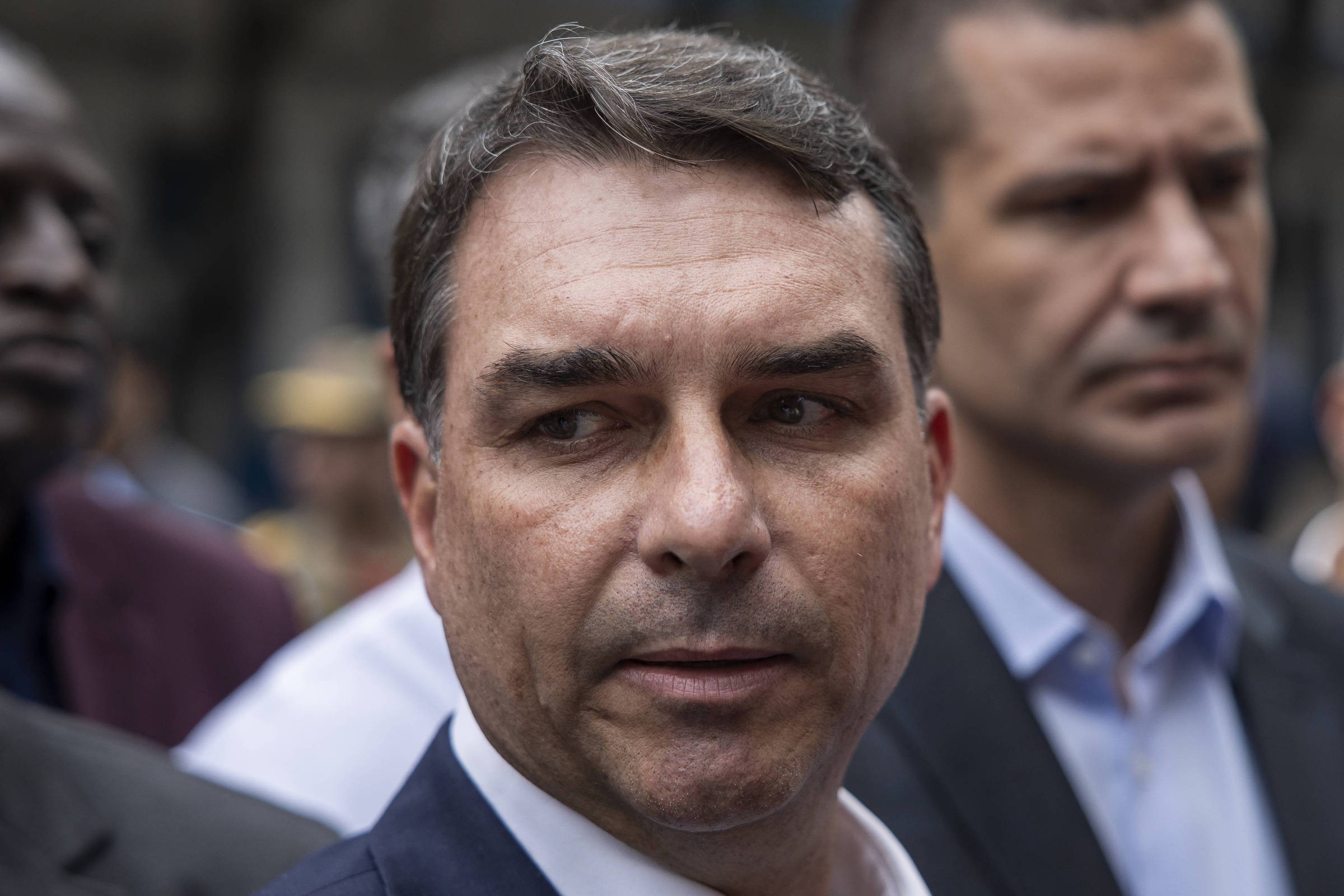 Flávio Bolsonaro se ausentou em 43% das votações nominais do Senado este ano