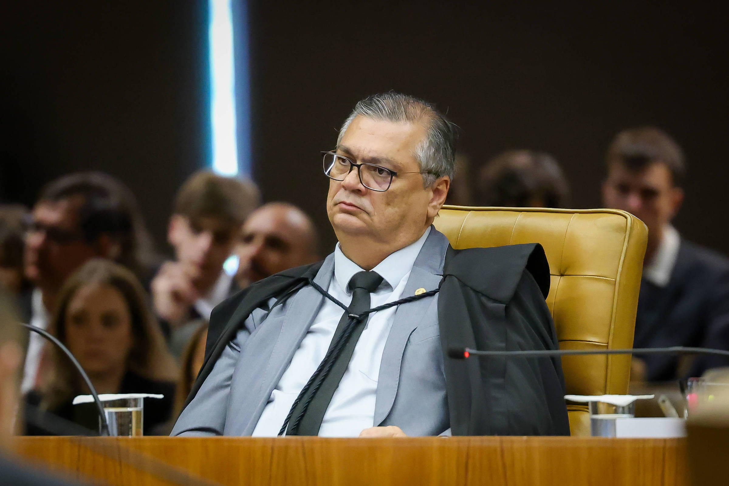 Dino manda presidentes de 21 partidos explicarem se têm 'cotas' para emendas parlamentares