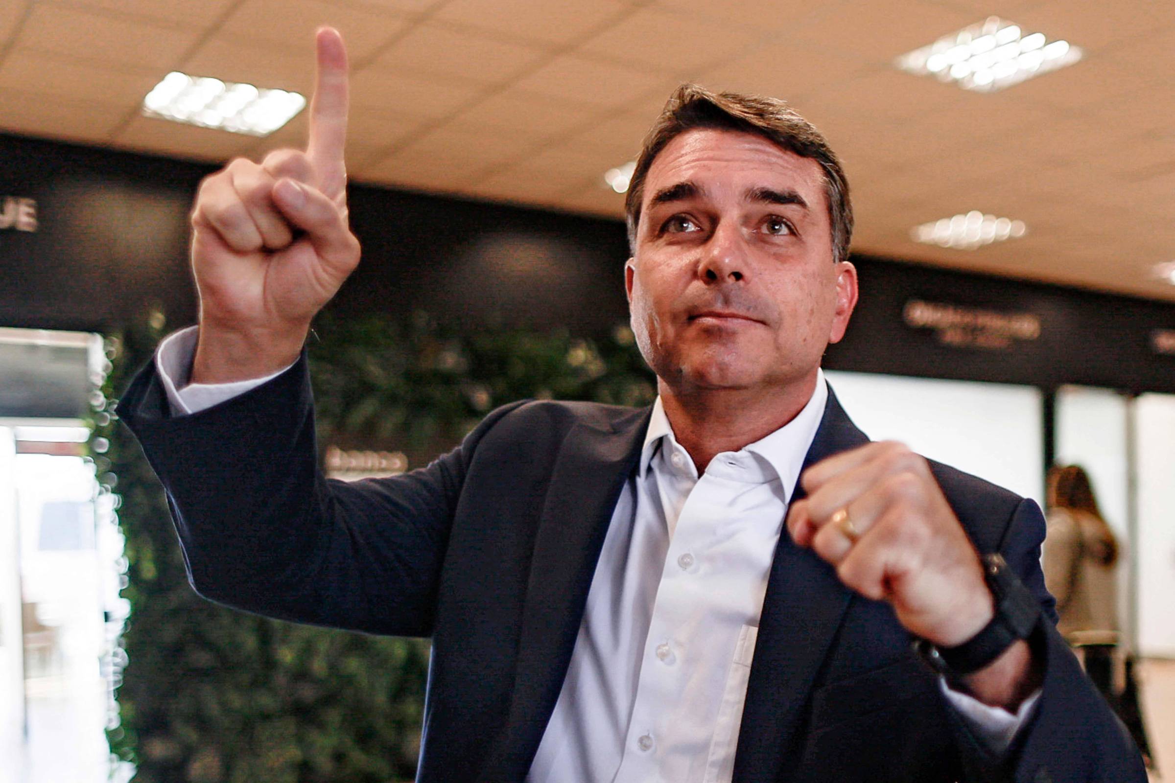Pré-campanha de Flávio teme que Supremo esvazie TSE e o prejudique na disputa com Lula