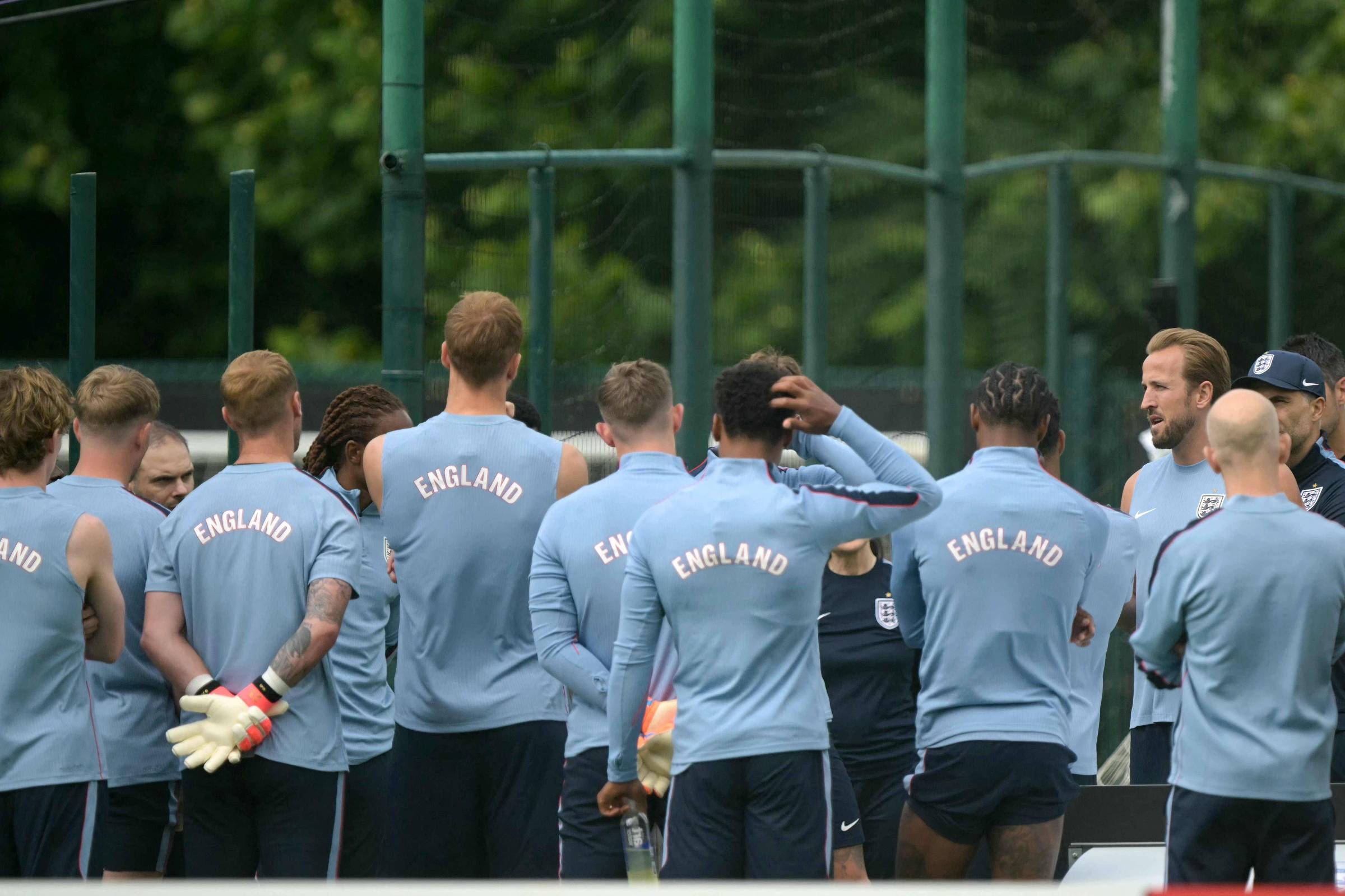 Queridinha da primeira rodada, Inglaterra busca classificação contra Gana
