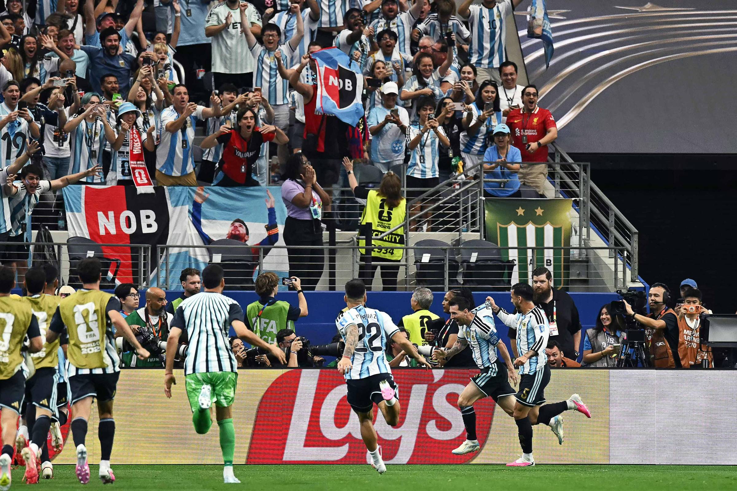 Argentina foi finalista da Copa em quatro das sete vezes em que passou em primeiro em seu grupo