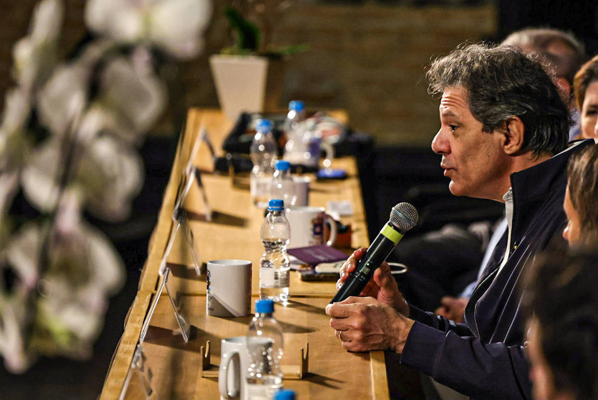 Haddad decide sair em defesa de Jaques Wagner: 'Sou testemunha de que ele atuou contra o Master'