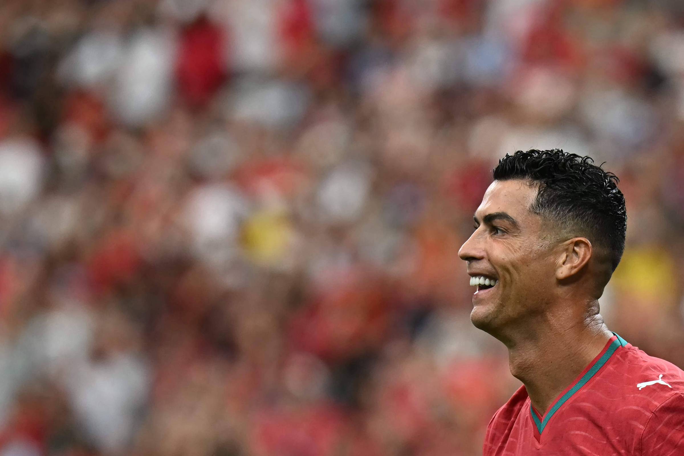 'Parecia que eu já estava aposentado do futebol, mas aguentei', diz Cristiano Ronaldo após gols contra Uzbequistão