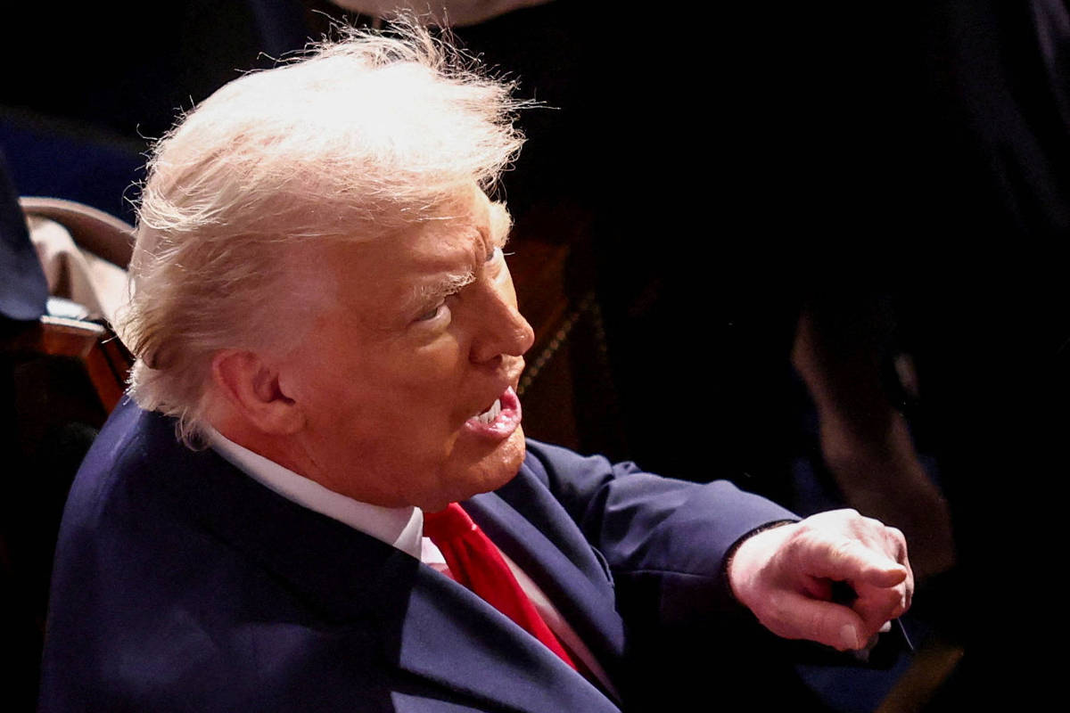 Trump critica Senado por aprovar resolução que limita atuação militar no Irã