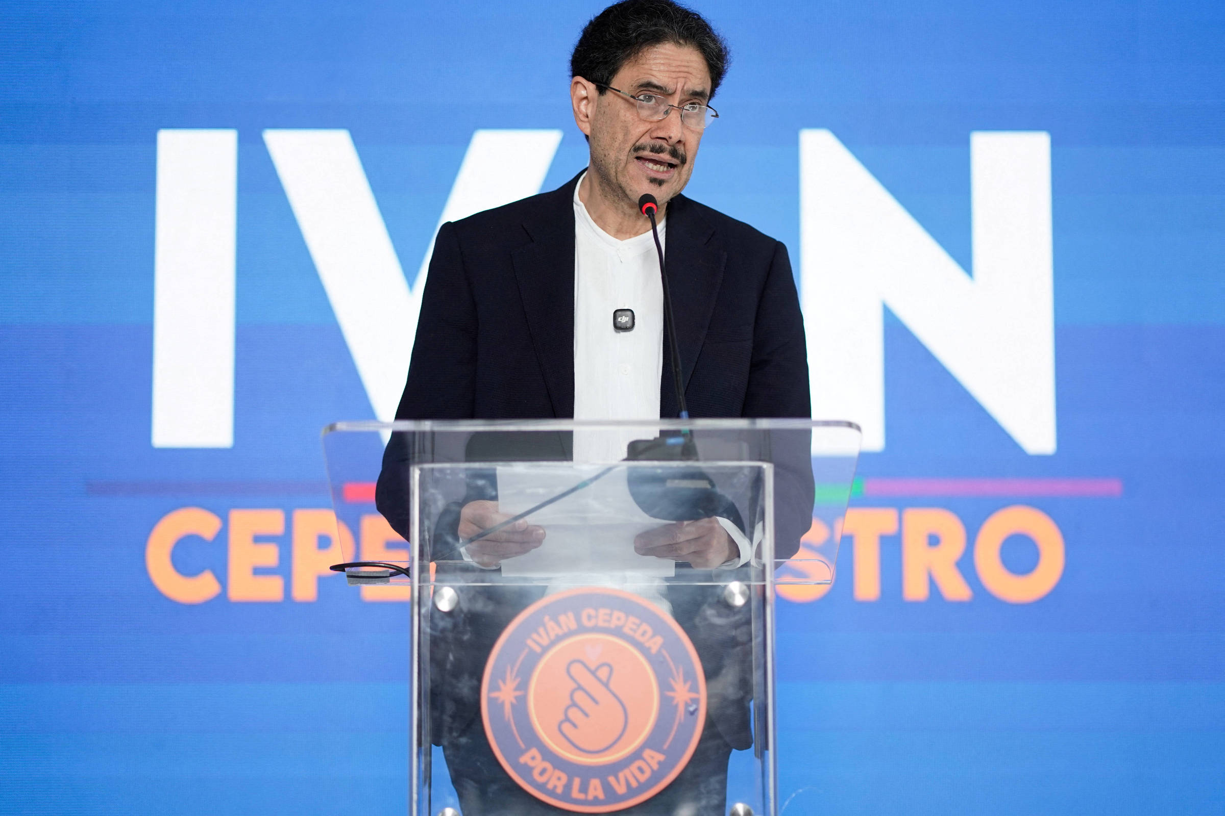 Candidato de esquerda reconhece vitória de ultradireita na Colômbia