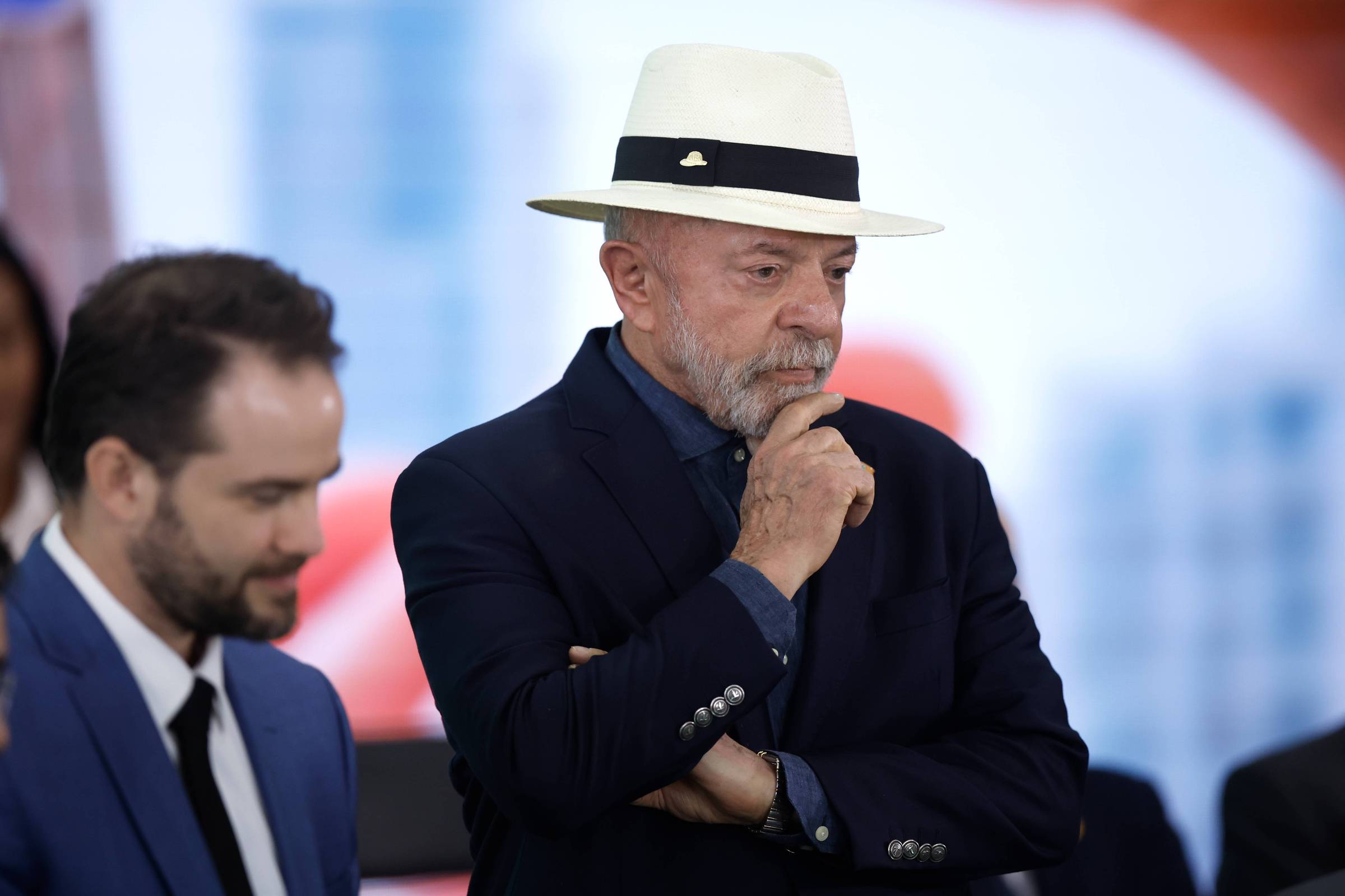 Lula apoia candidatura própria do PT em Minas e aumenta pressão para ex