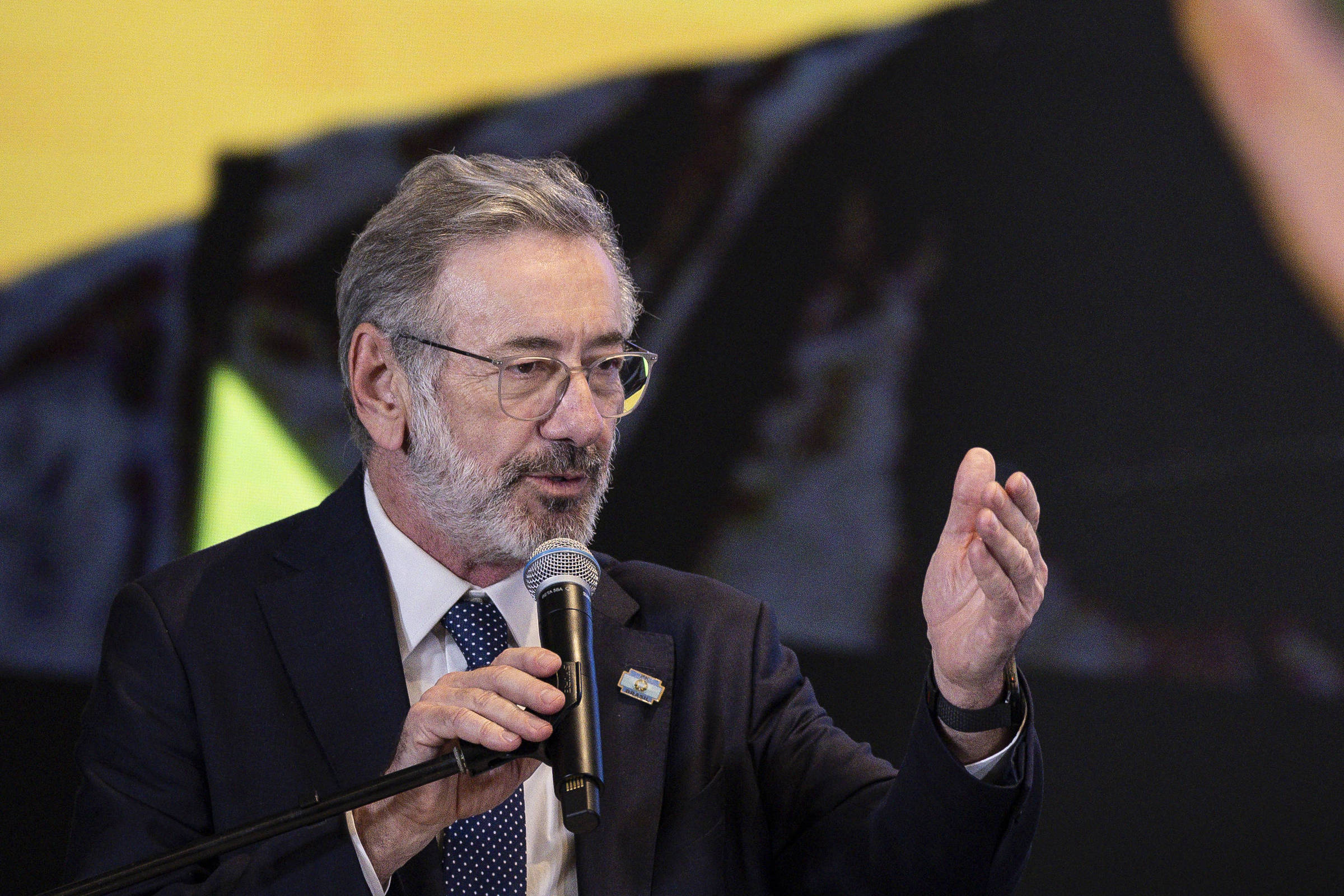Governo tem reuniões semanais com autoridades dos EUA sobre tarifaço, diz ministro