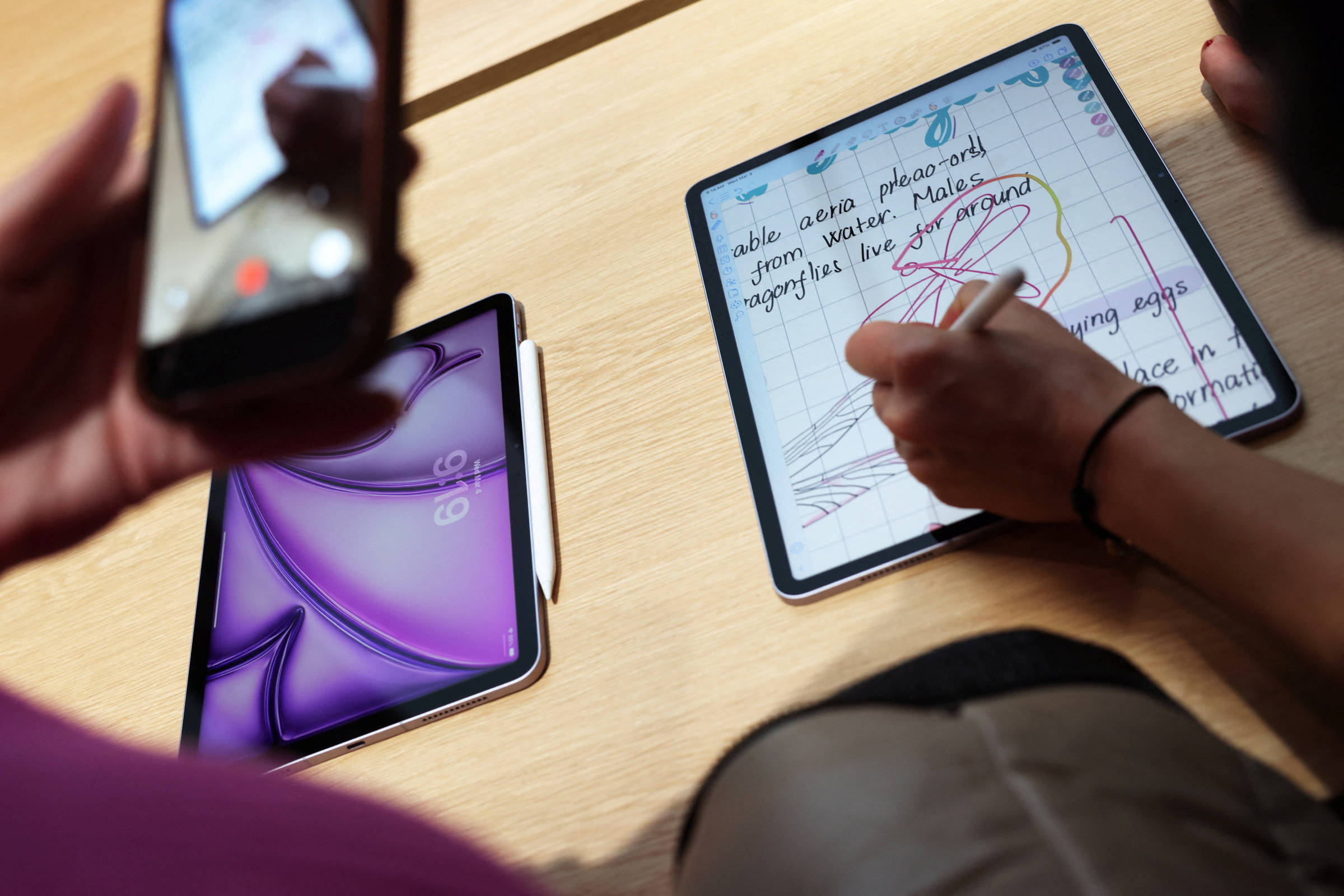 Apple aumenta preços de MacBook e iPad em 20%