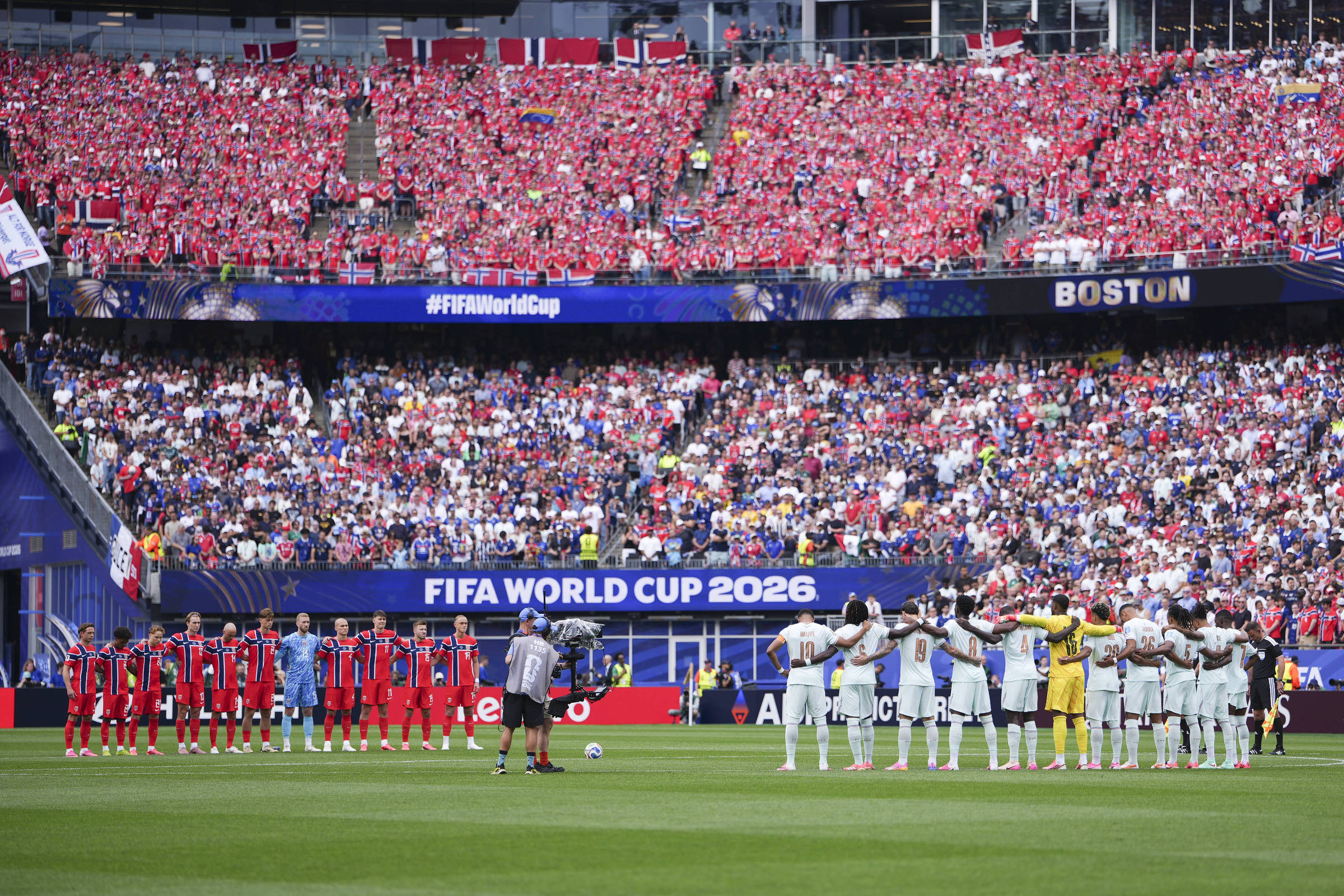 Jogos da Copa têm minuto de silêncio em homenagem às vítimas dos terremotos na Venezuela
