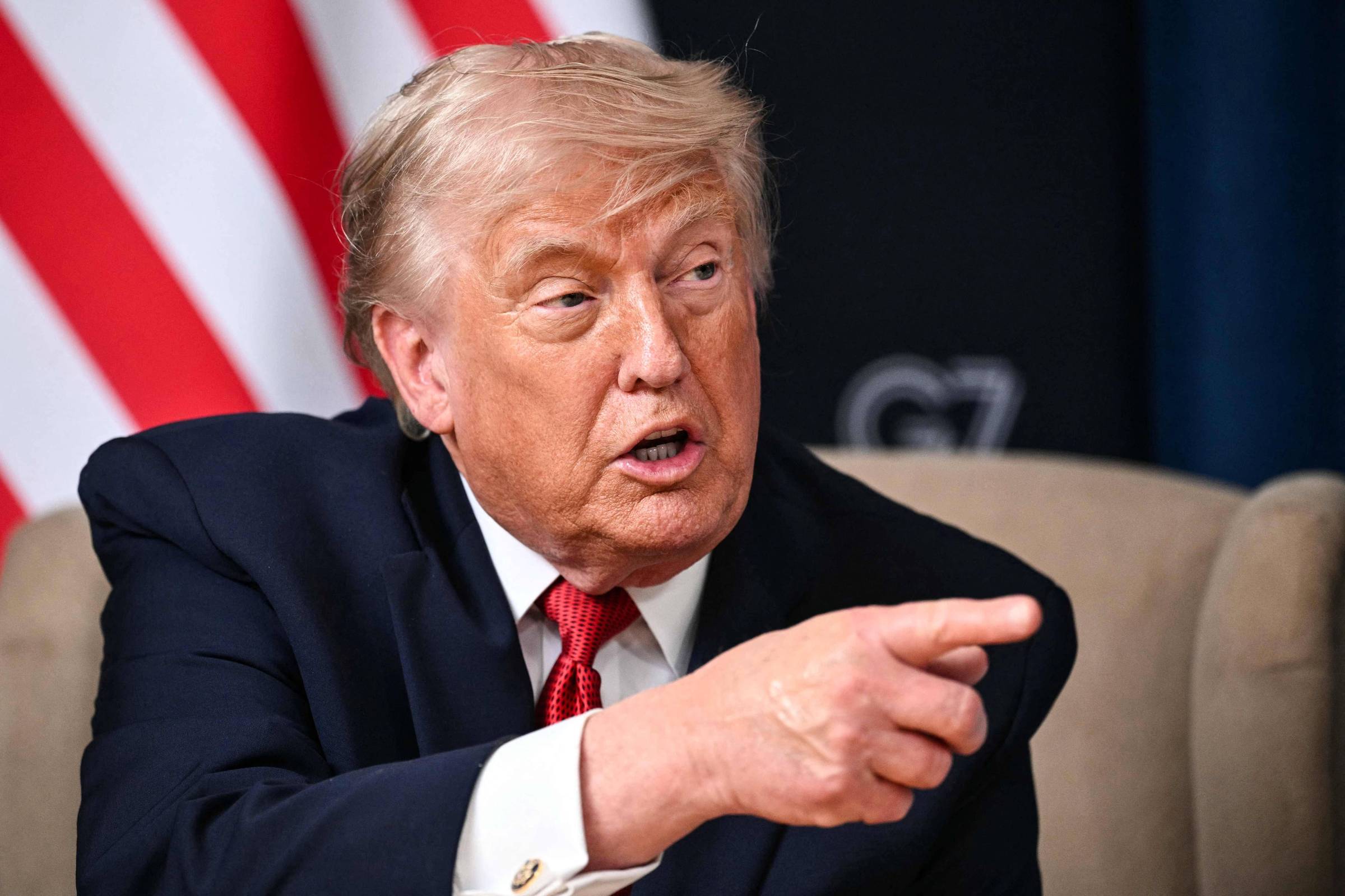 Trump ameaça tarifa de 100% sobre países europeus que adotarem imposto sobre serviços digitais