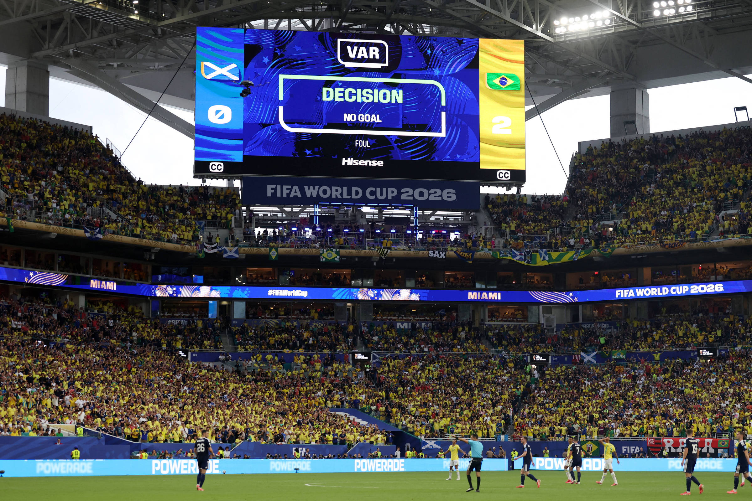 VAR aparece mais nesta Copa e muda decisão do juiz em 95% das vezes; veja dados da arbitragem