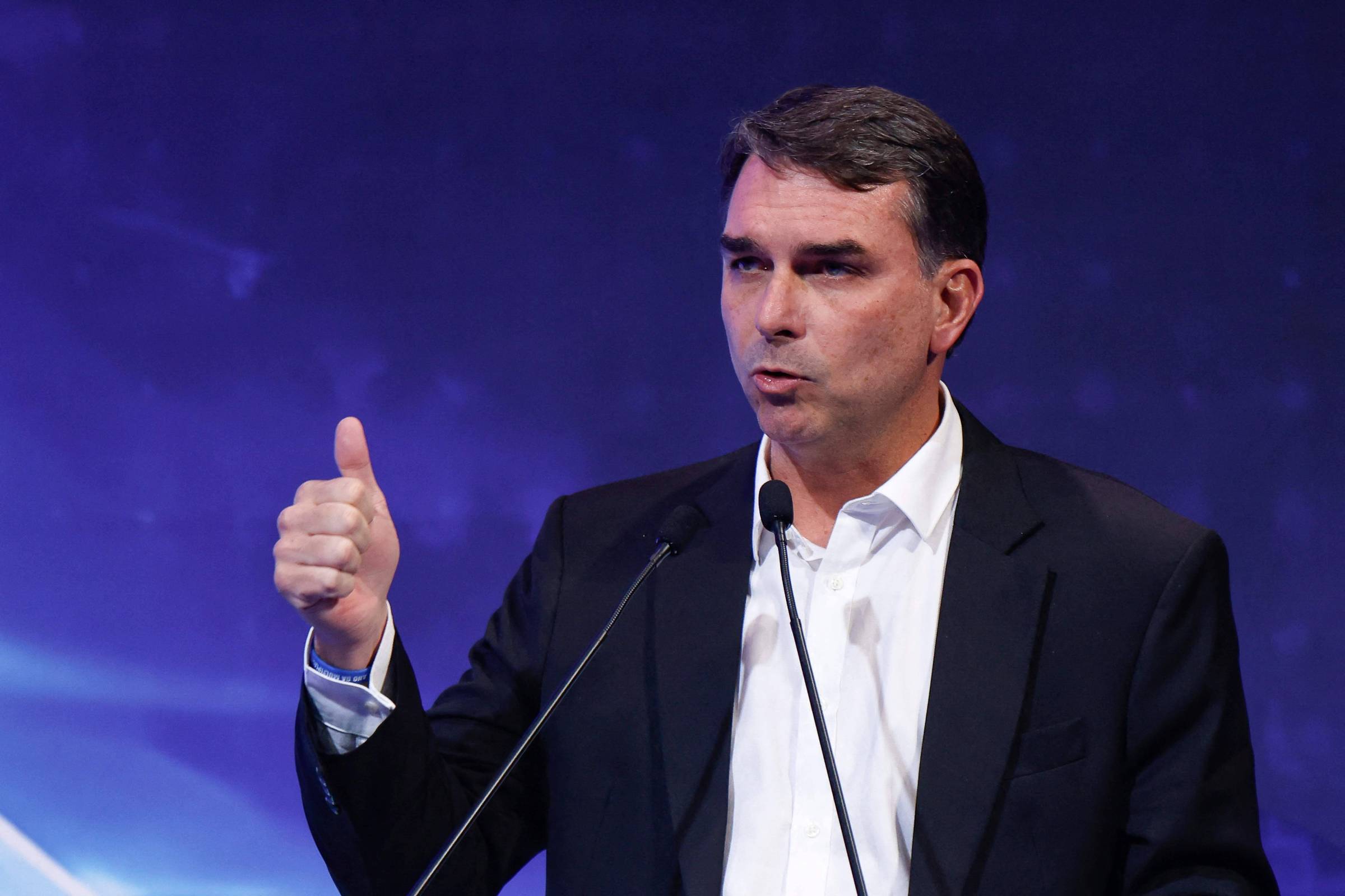 Flávio reforça expectativa de mulher na chapa e diz querer vice qualificada e disposta a colaborar