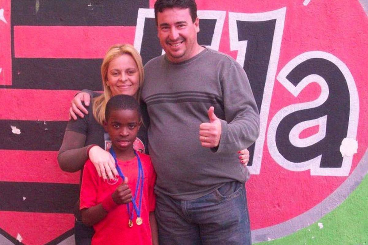 'Pra pegar esse menino, só se for de moto': as memórias do primeiro técnico de Vini Jr