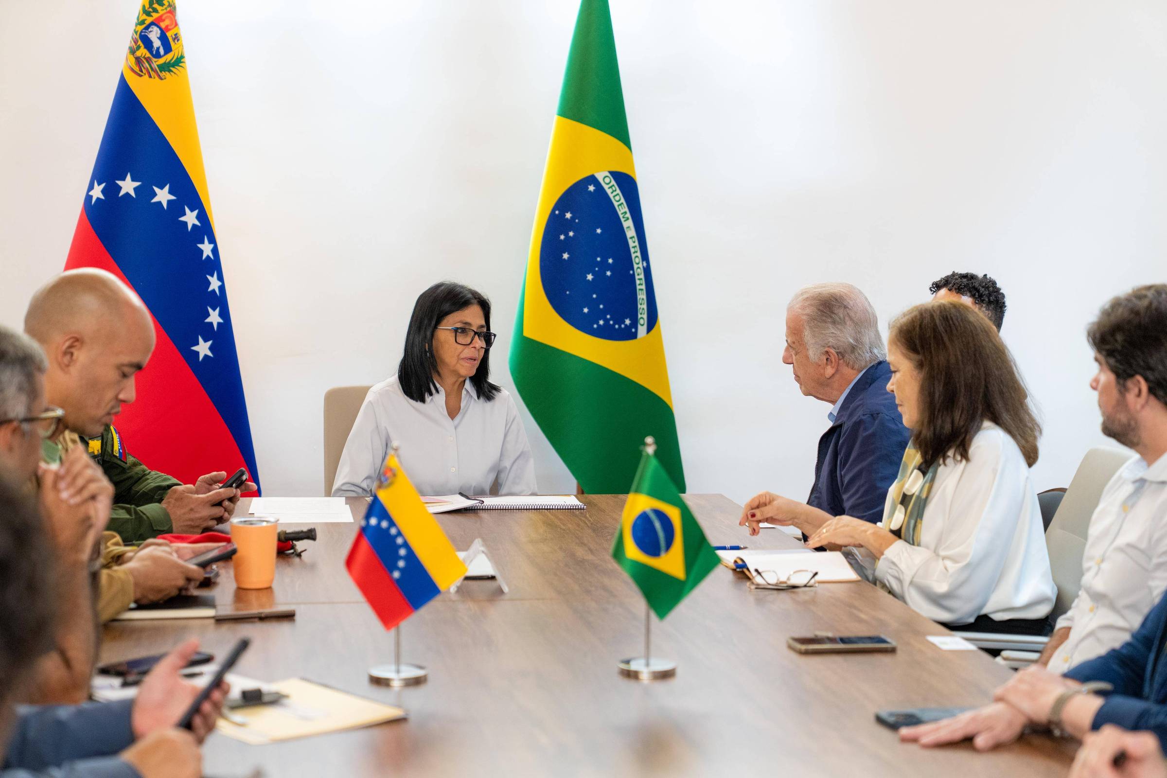 Lula diz a Delcy que Brasil manterá apoio a Venezuela após terremotos