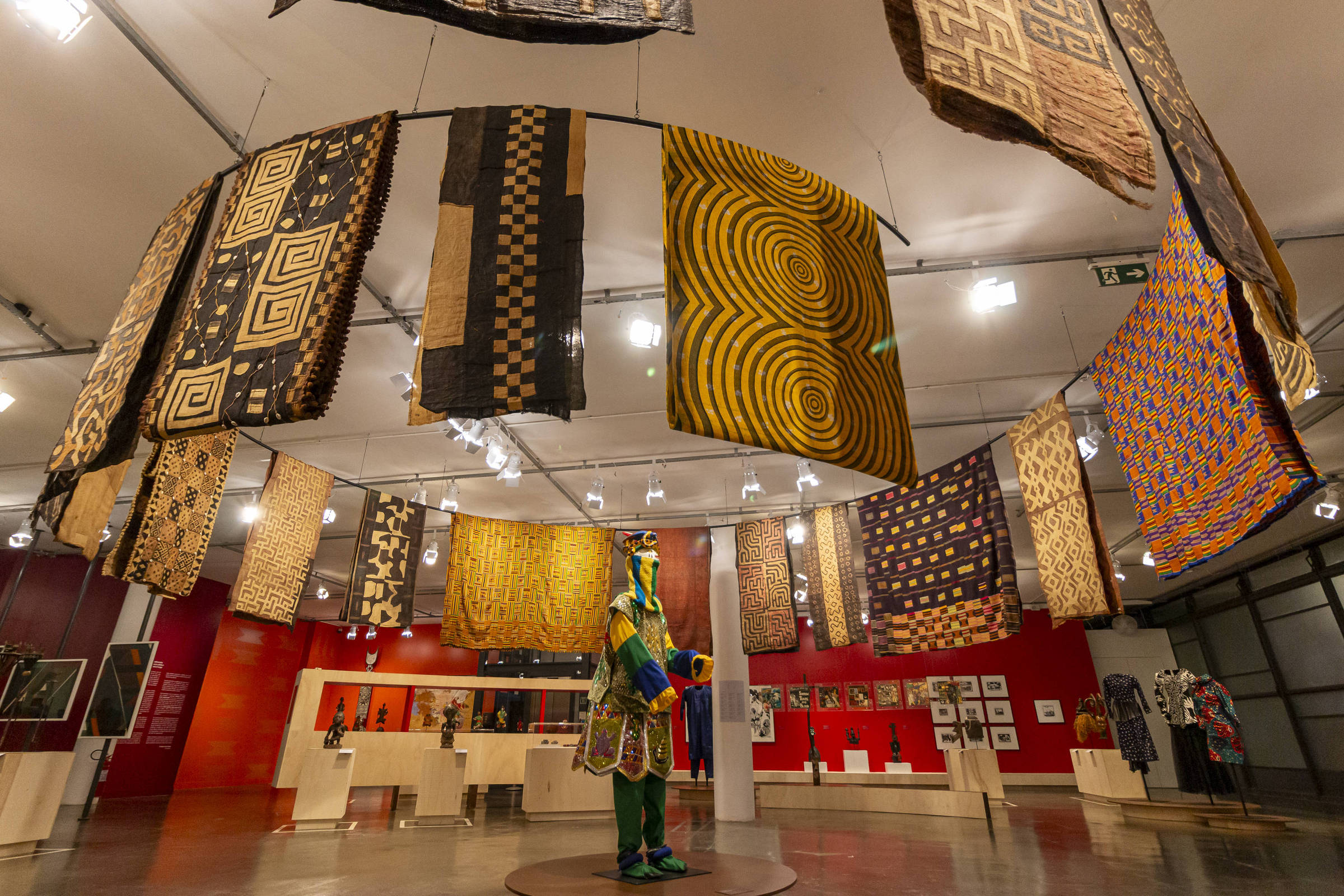 História do Museu Afro e de Emanoel Araujo, seu fundador, se misturam em exposição
