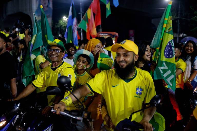 Livro didático com história de Pelé está na raiz da paixão de Bangladesh pela seleção brasileira