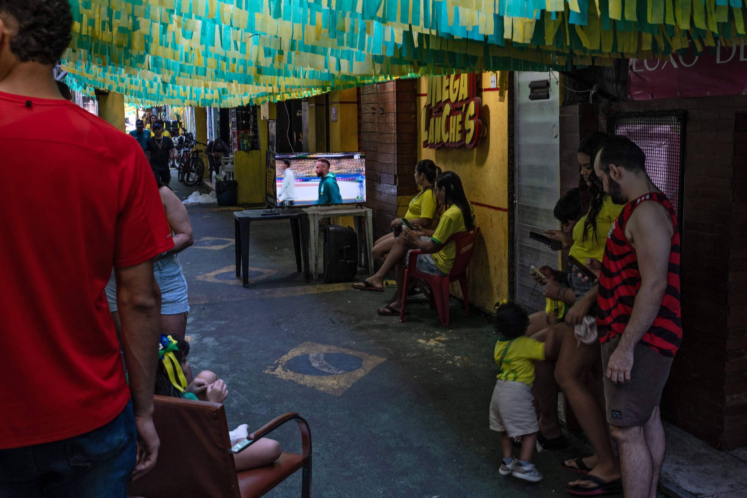 Dispensa de alunos em jogos da Copa levanta debate sobre papéis de família e escola