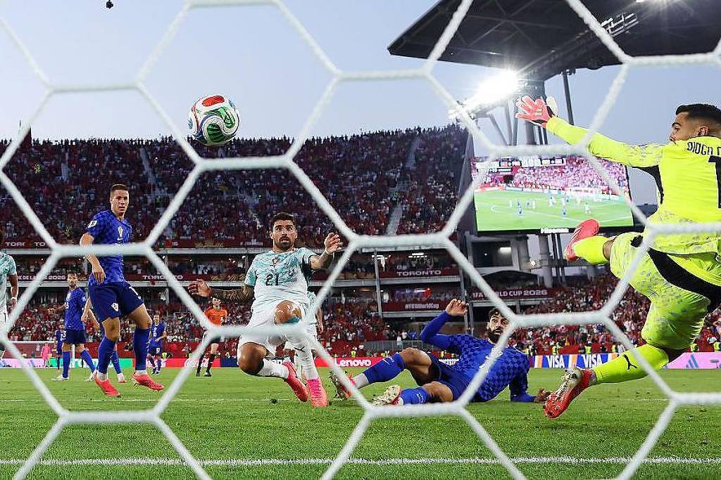 'VAR está indo longe demais': gol anulado da Croácia reacende debate na Copa do Mundo