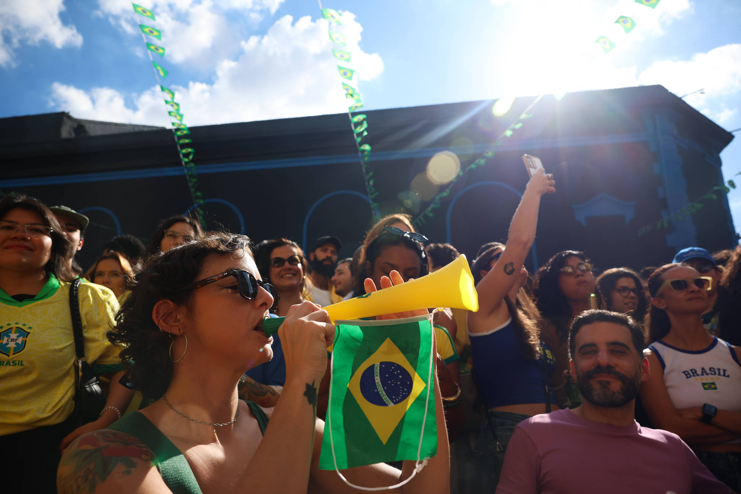 Bares e restaurantes estimam alta de 20% com avanço do Brasil na Copa