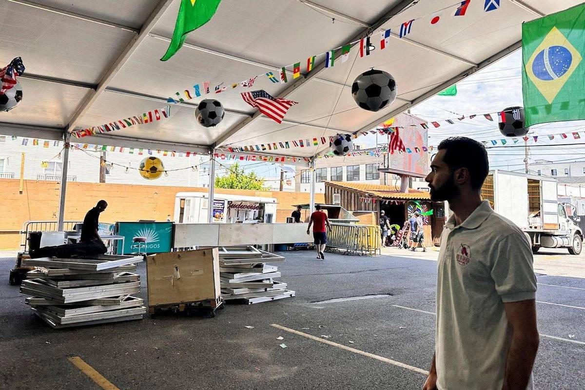 Bairro 'brasileiro' 'respira' na Copa após cerco de Trump