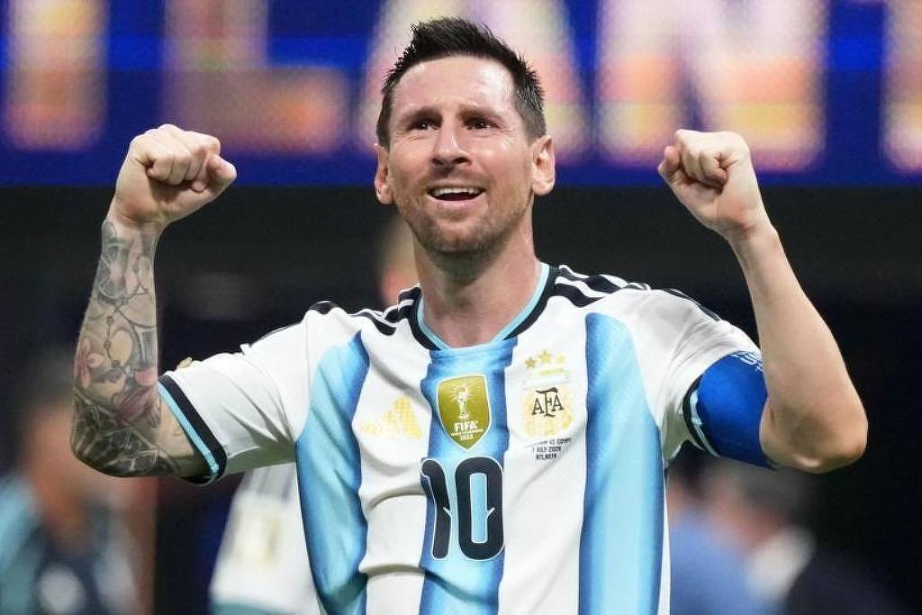 As previsões para o jogo em que Messi enfrentará pela primeira vez a Inglaterra, rival histórico da Argentina
