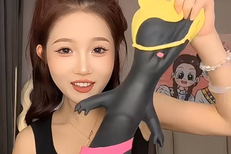 Boneco negro antiestresse vira alvo de conteúdo sexual e violento na China