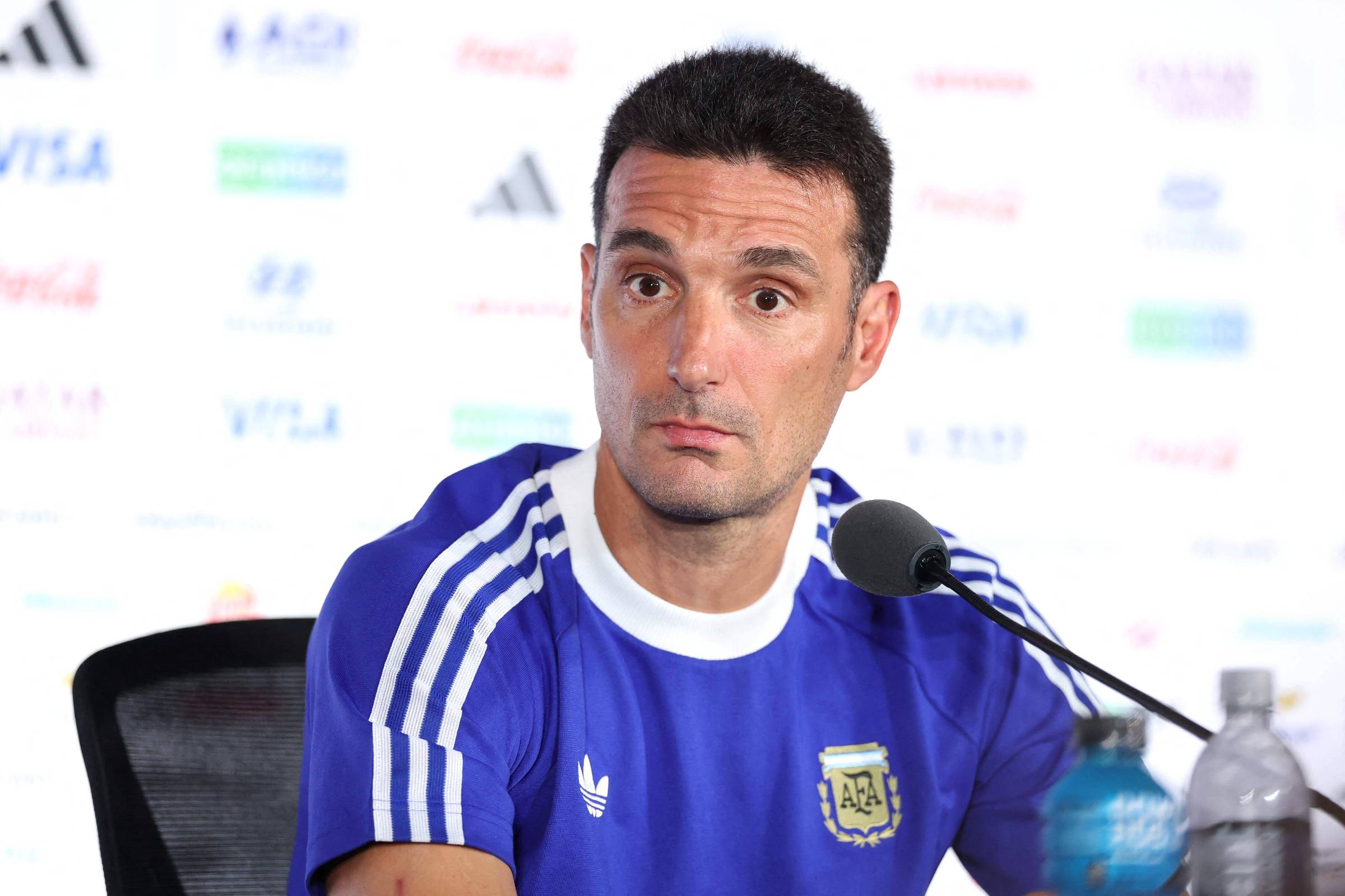 Scaloni pede que não misturem semifinal entre Argentina e Inglaterra com Guerra das Malvinas