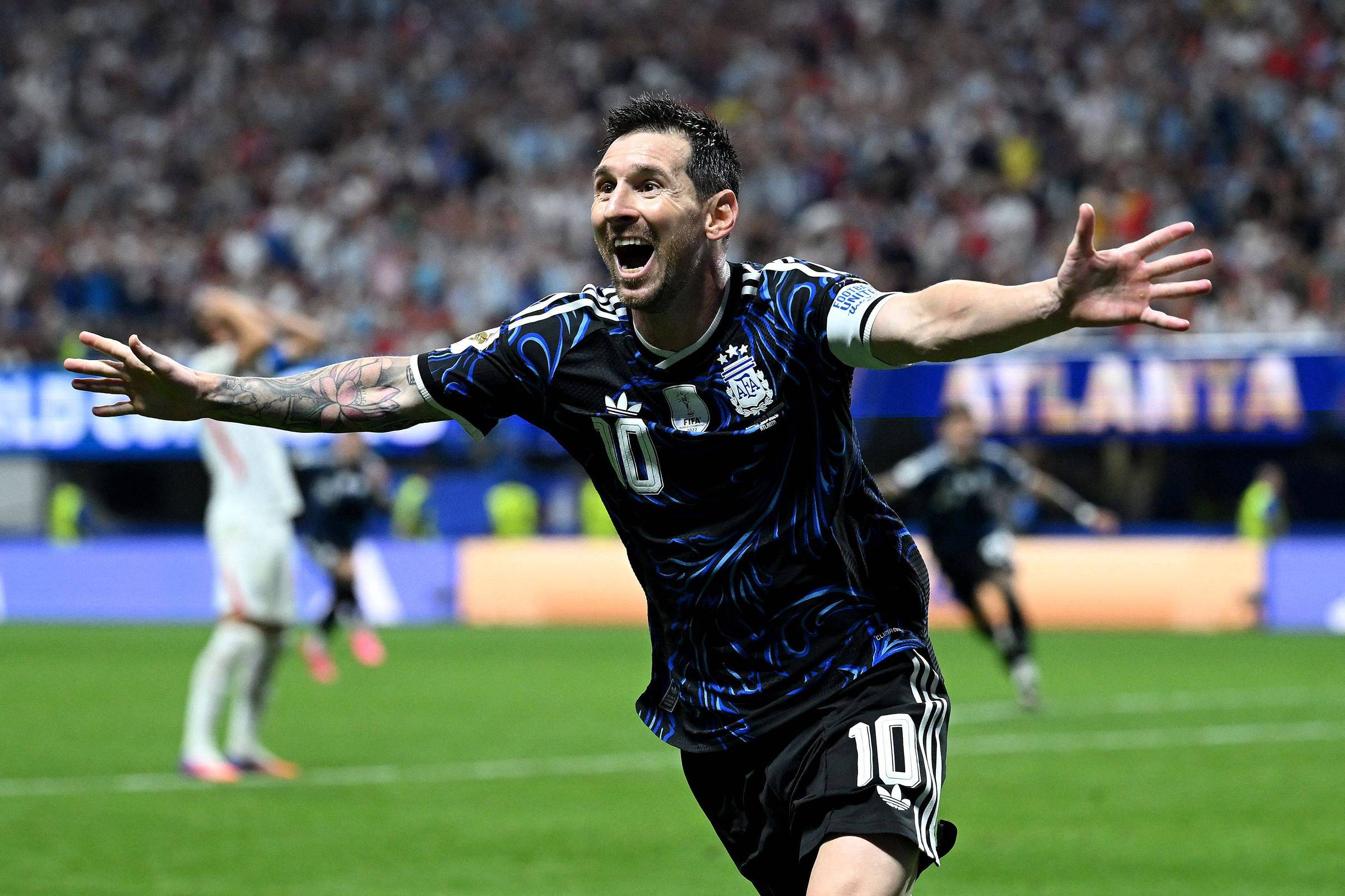 Messi é o segundo jogador da história a jogar três finais de Copa; Cafu foi o primeiro