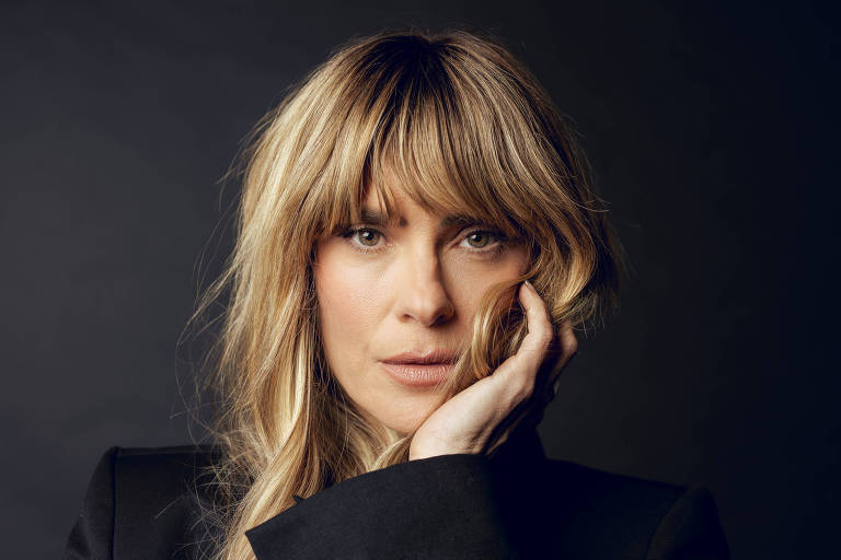 Carolina Dieckmmann, em 'Pequenas Criaturas', diz que julgar o corpo saiu de moda